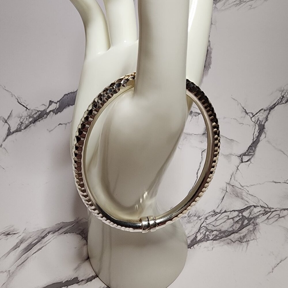 Oval 925 Silver Hammered Textured Hinged Bangle Bracelet